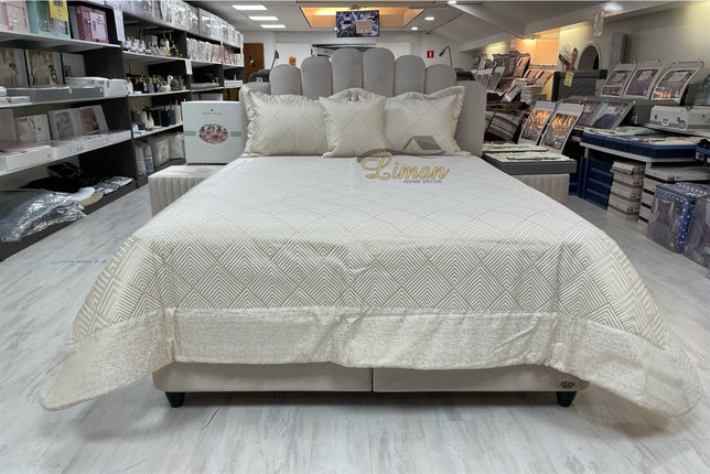 IPEKCE Ipekce Alisa Bedspreiset 4 Delig Cream
