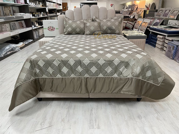 IPEKCE Ipekce Class Bedspreiset 4 Delig Beige