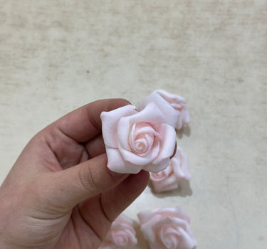 Kunstmatige rozenbloemkoppen – 6 stuks Roze kunstrozen van schuim voor doe-het-zelf bruidsboeketten, tafeldecoraties, bloemstukken, feesten, babyshowers en woondecoratie (zonder steel, Roze).