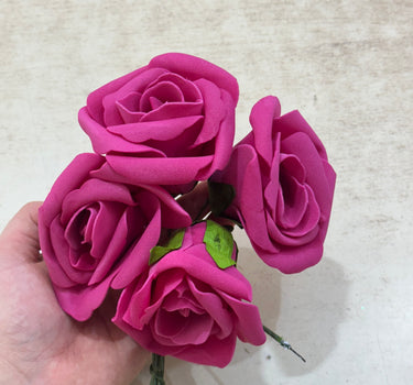 Kunstmatige rozenbloemkoppen – 10 stuks Roze kunstrozen van schuim voor doe-het-zelf bruidsboeketten, tafeldecoraties, bloemstukken, feesten, babyshowers en woondecoratie (met steel, roze).