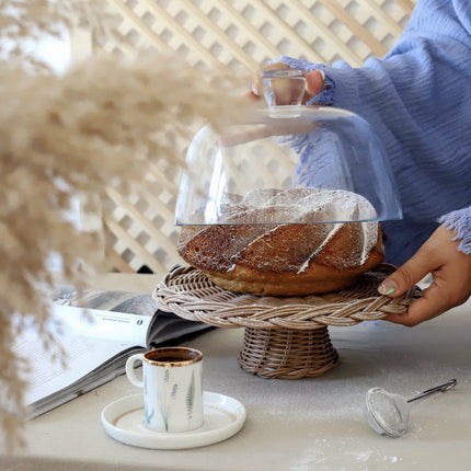 AKAYEV RATTAN 25CM TAARTPLATTEAU MET GLAZEN DEKSEL