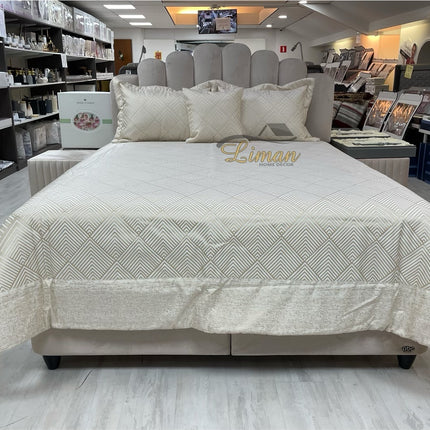 IPEKCE Ipekce Alisa Bedspreiset 4 Delig Cream