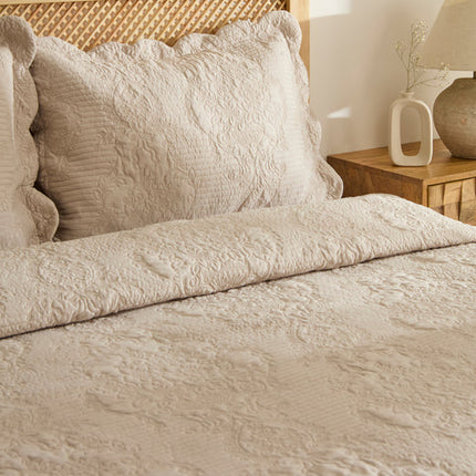 KARACA Camille bedsprei set beige 230x240 cm + 2 (50x70 cm)