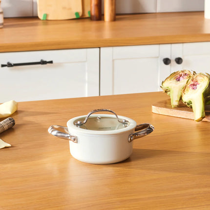 karaca Karaca Swiss Crystal amandelcrème Kookpan 14 cm