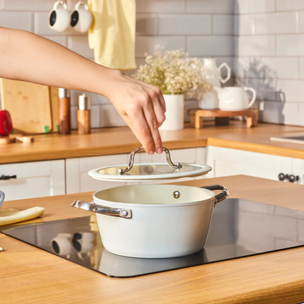 karaca Karaca Swiss Crystal amandelcrème Kookpan 24 cm