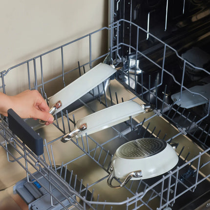 karaca Karaca Swiss Crystal amandelcrème Omeletpan 20 cm