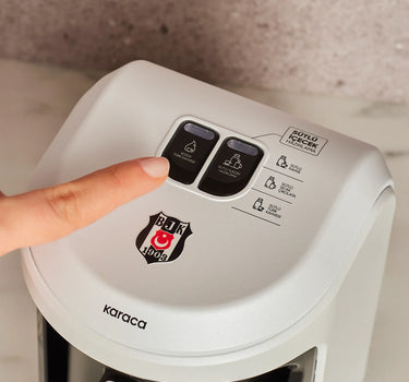 KARACA Karaca x Besiktas gelicentieerde Hatır Hüps Turkse koffiemachine met melkfunctie