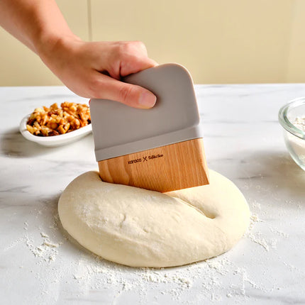 KARACA Karaca x Refika Gadgets dubbelzijdige houten deegschraper