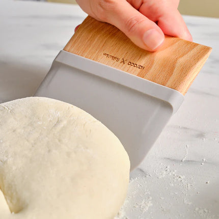 KARACA Karaca x Refika Gadgets dubbelzijdige houten deegschraper