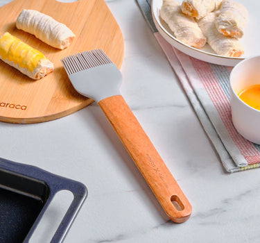 KARACA Karaca x Refika Gadgets siliconen bakkwast met houten handvat
