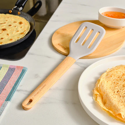 KARACA Karaca x Refika Gadgets siliconen spatel met houten handvat en ribbel